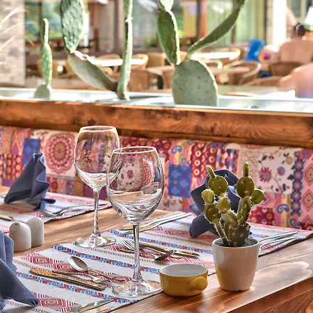 Aquaclub Grifid Bolero 4*