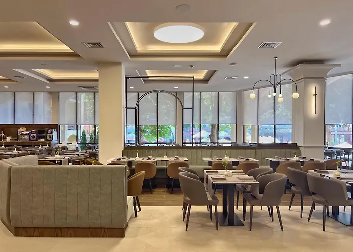 Aquaclub Grifid Bolero 4*