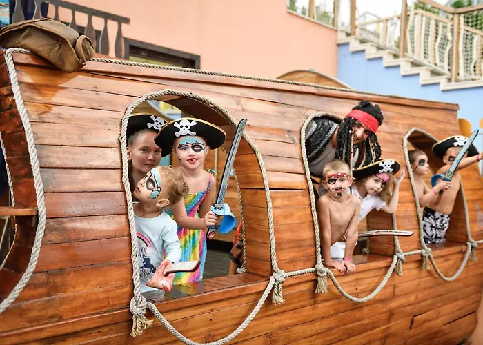 Aquaclub Grifid Bolero غولدن ساندز