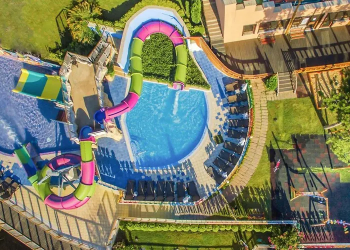 Aquaclub Grifid Bolero 4*