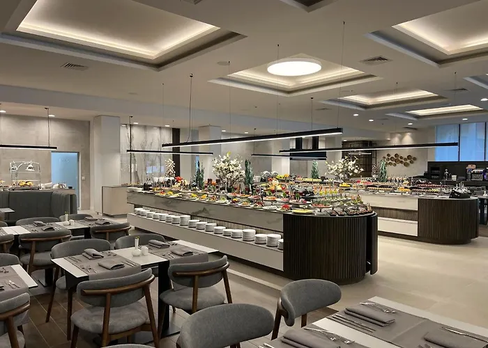 Aquaclub Grifid Bolero 4* غولدن ساندز